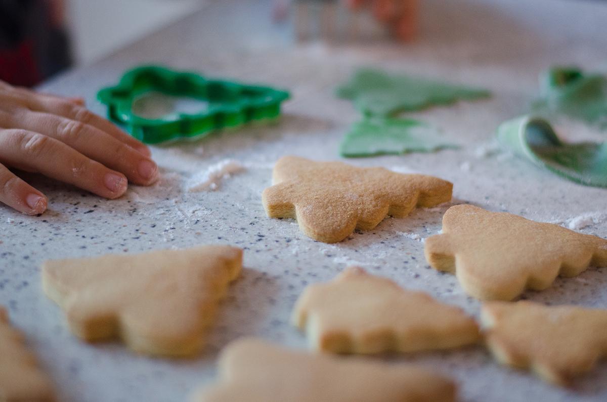 preparar galletas de navidad decoradas con fondant
