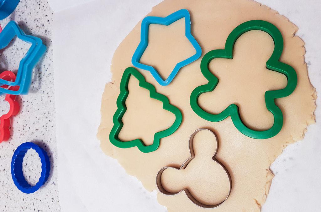 preparar galletas de navidad decoradas con fondant 2