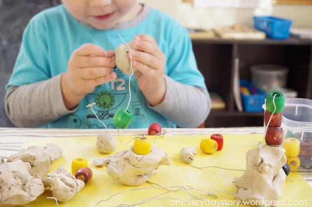 Actividades Sensoriales para Niños en Casa - Modelar con arcilla, plastilina o pasta de sal