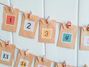 Calendario de Adviento DIY sobres colgados - Homemade Advent Calendar - Imrimible gratis pdf - Navidad - Christmas